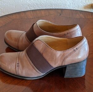 Naturalizer Leather Shoes With Chunky Heels. Size 9.5 M
